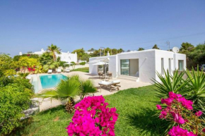 Can German - Minimalistic villa with panoramic sea views and Dalt Vila
